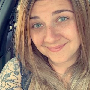 Meet your Posher, Leah